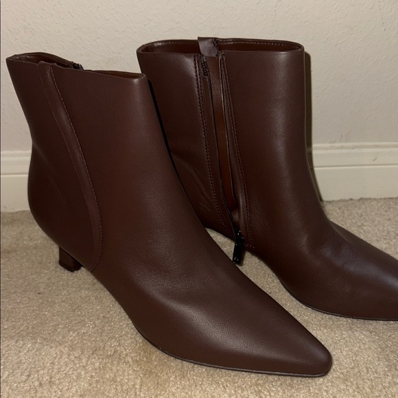 NIB Naturalizer Deesha Chocolate Brown Ankle Booties size 9.5 - Picture 4 of 13